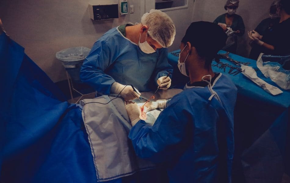 Inovações em Cirurgias: Precisão e Avanços Tecnológicos